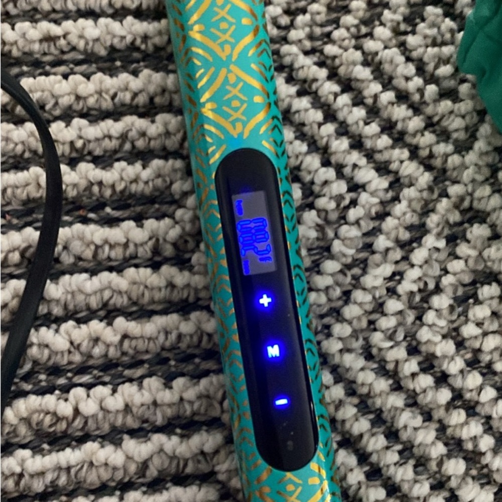 Hair straightener